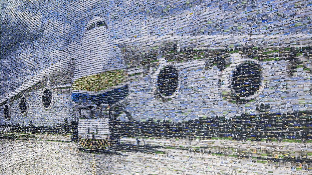 zur Sonderausstellung "Light and Shadow - the Antonov Story".