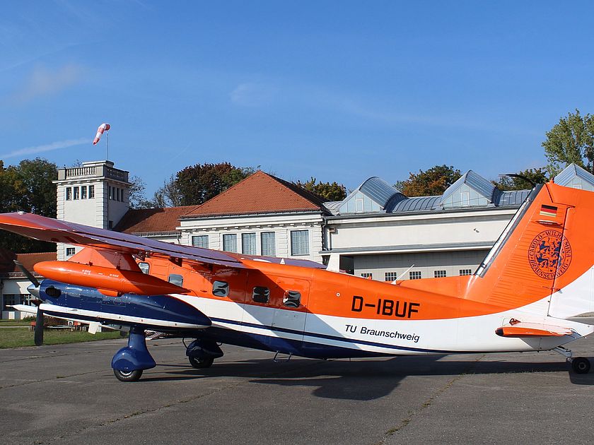 Forschungsflugzeug Dornier Do 128-6 Turbo Skyservant auf dem Flugplatz der Flugwerft Schleißheim.