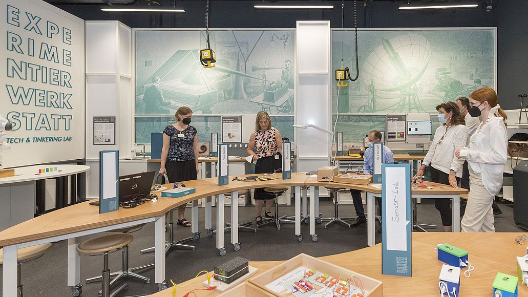 Experimentier-Werkstatt während dem Workshop "Sensor Lab".
