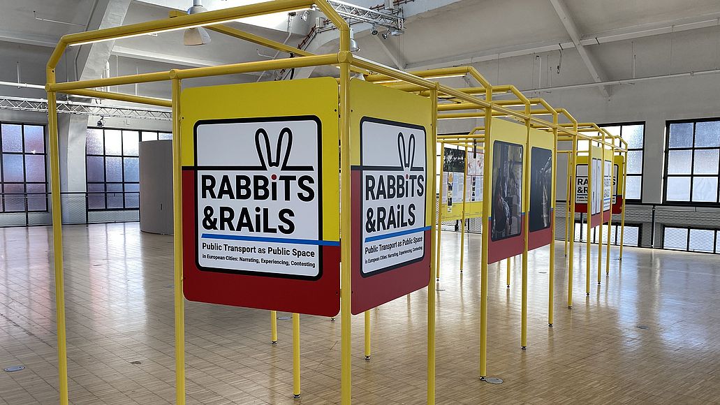 zur Sonderausstellung „Rabbits&Rails“.