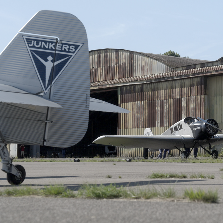 Foto: Das Bild zeigt drei Nachbauten der historischen Junkers-F13-Flugzeuge.