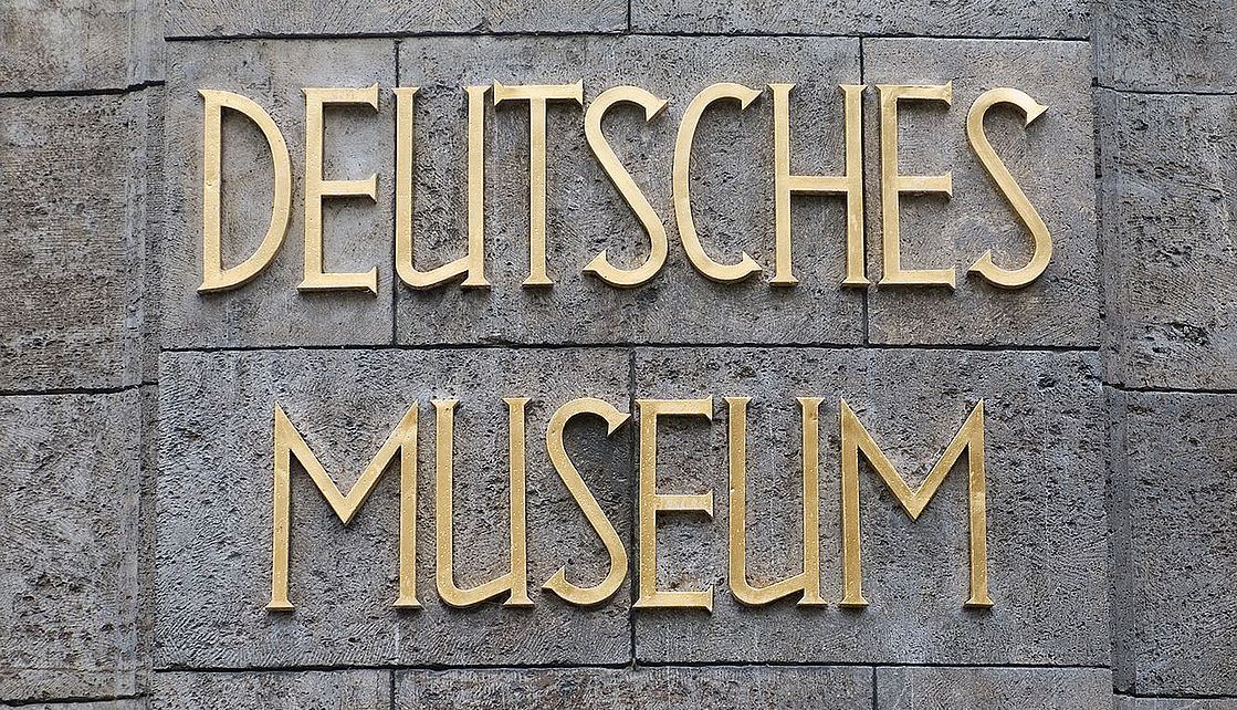 Schriftzug Deutsches Museum Haustiere und Fundsachen
