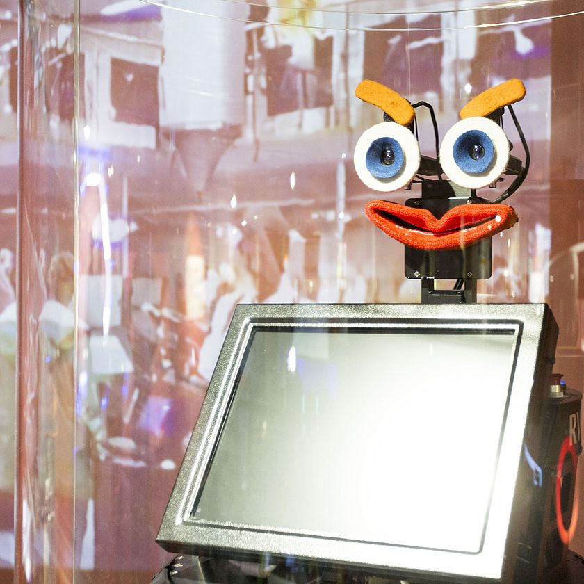 Ueberblick Erlebnisraum Robotik und Mobilitaet mit RHINO.