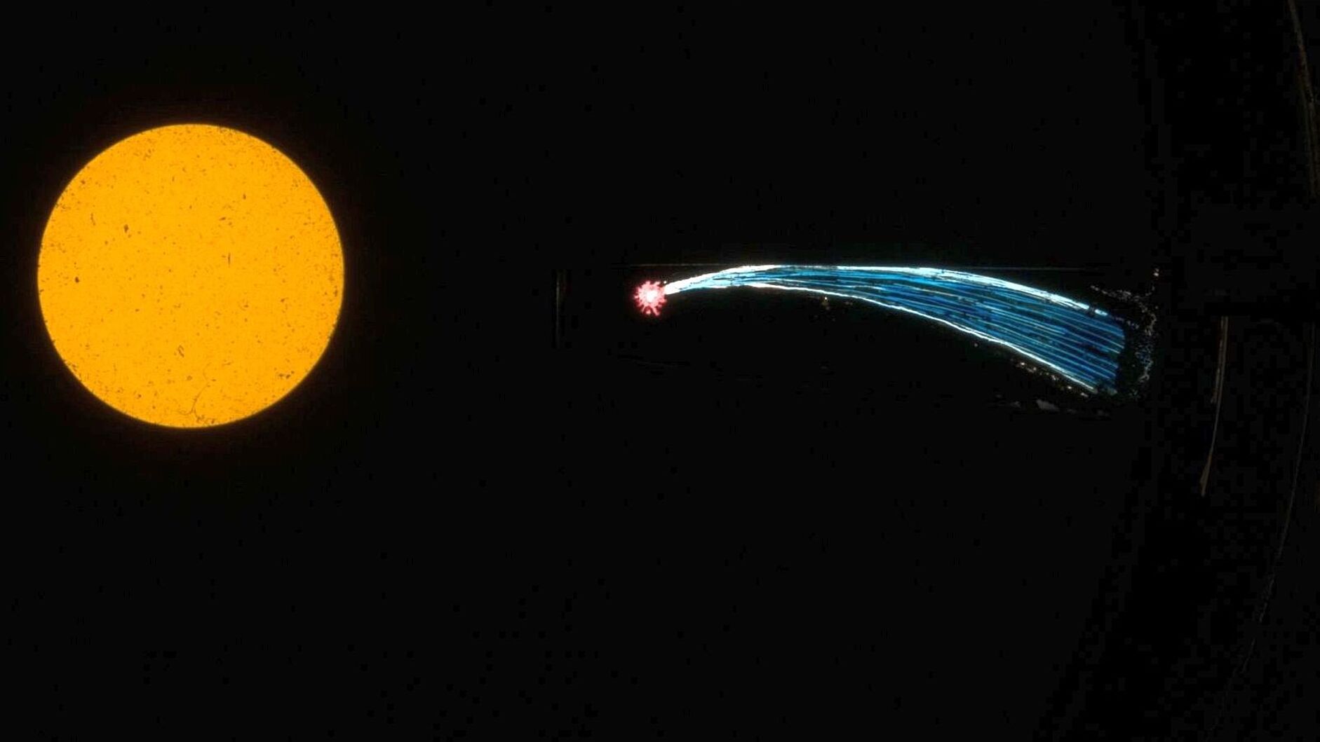 Foto: Laterna magica-Scheibe, Chromatrop, Exzentrische Bahn eines Kometen (Halley). Deutsches Museum, Inv.-Nr. 61580T10.