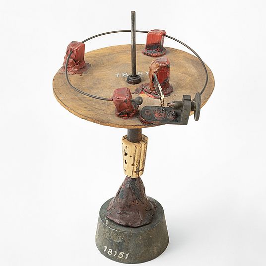 to the exhibition area "What is light?"